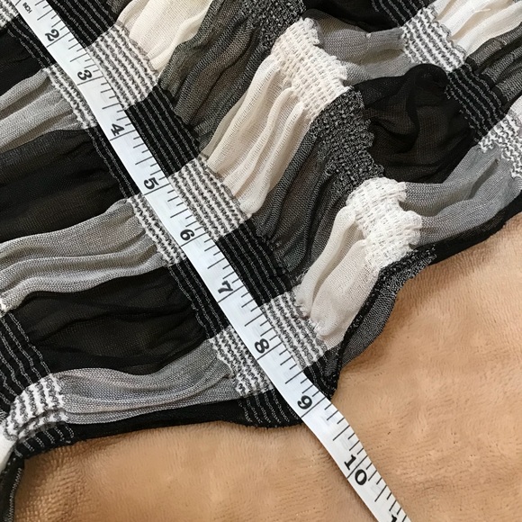 ✅Black and white light weight scarf with fringe - Picture 4 of 5